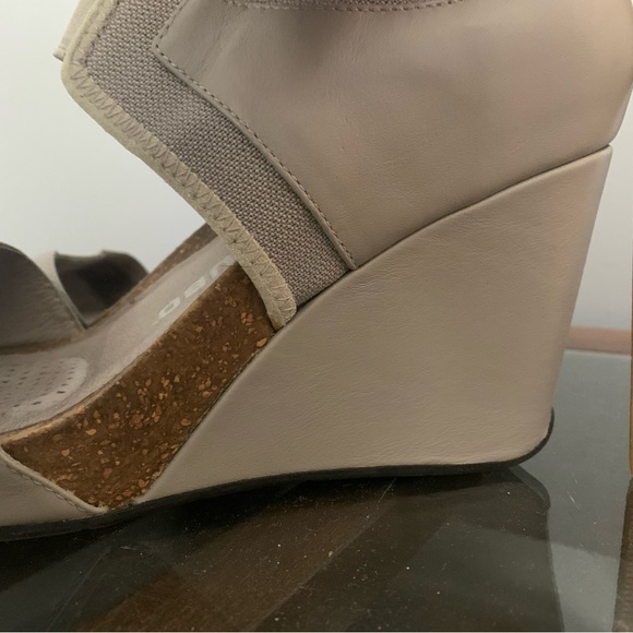 NEW size 9 premium brand leather wedge sandals - Picture 10 of 10